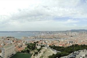 transfert avec chauffeur privé entre l'aéroport de marseille et aix-en-provence, arles, toulon, Montpellier et martigues-min