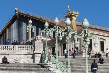 Transfer Marseille train station to Marseille airport with cab